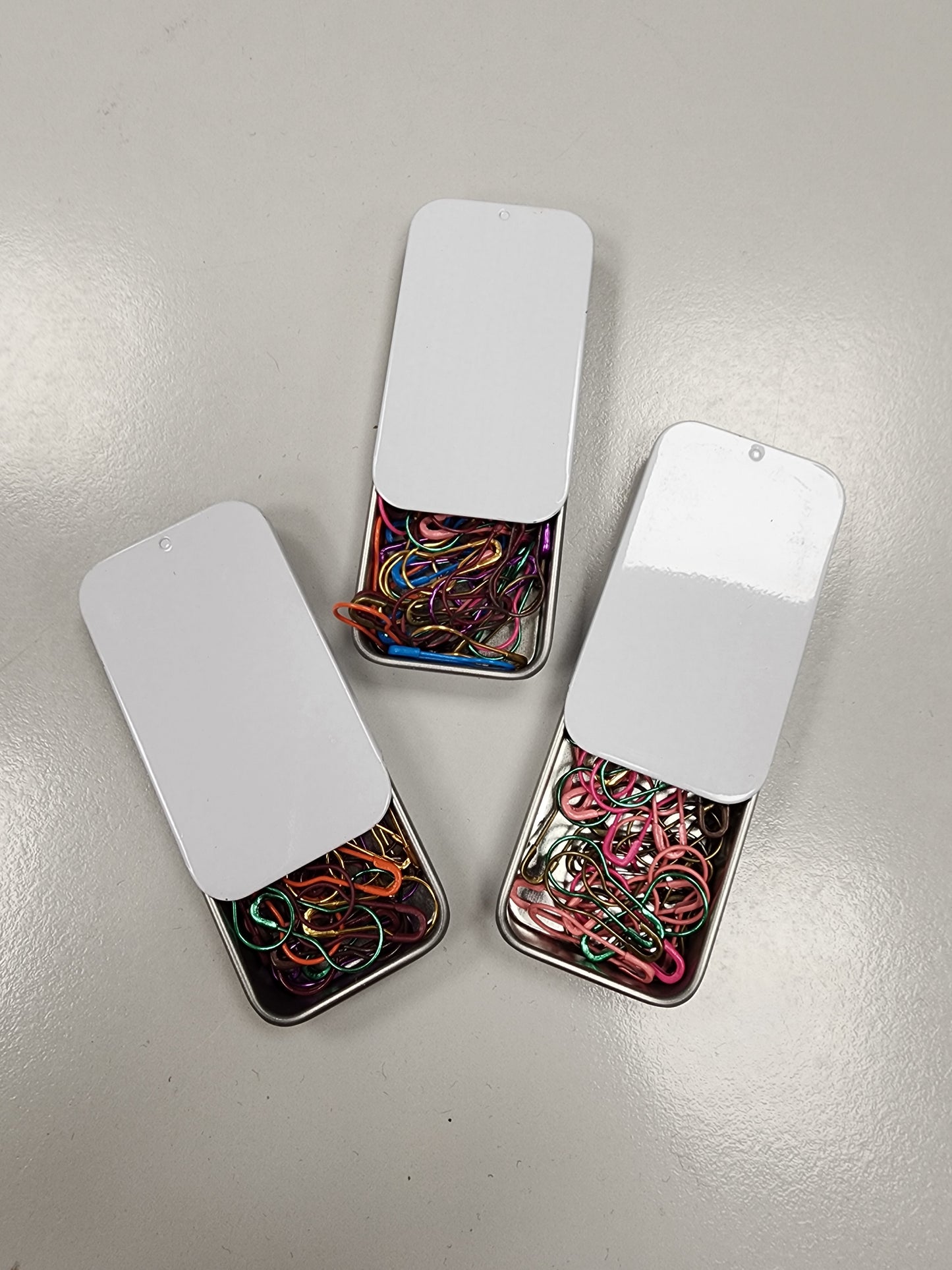 Stitch Markers - White Tin