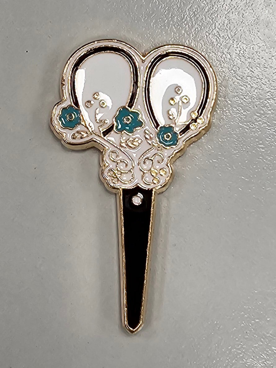 Needle Minder - Scissor shape