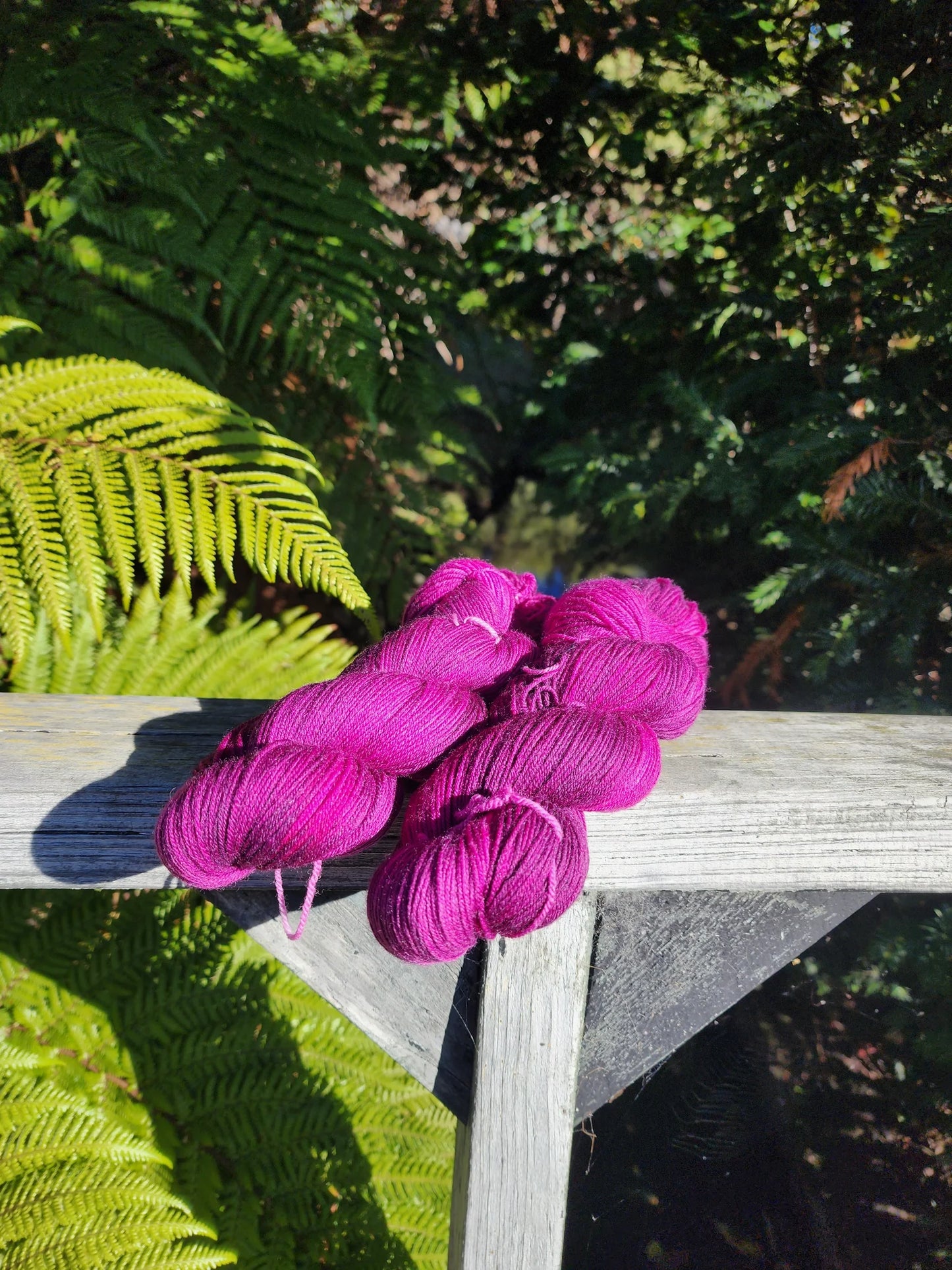 Kiwiyarn-a - 4 Ply Sock Yarn - Floral