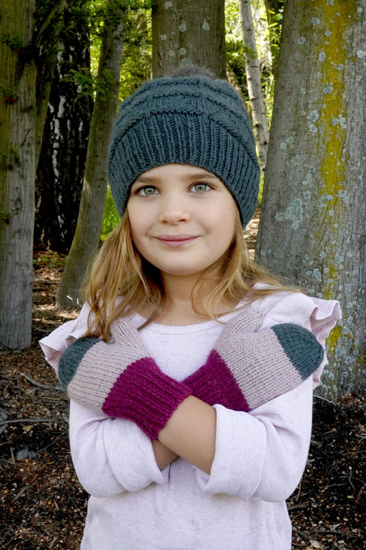 Sunday Hat and Mittens - LisaFDesign - LC38