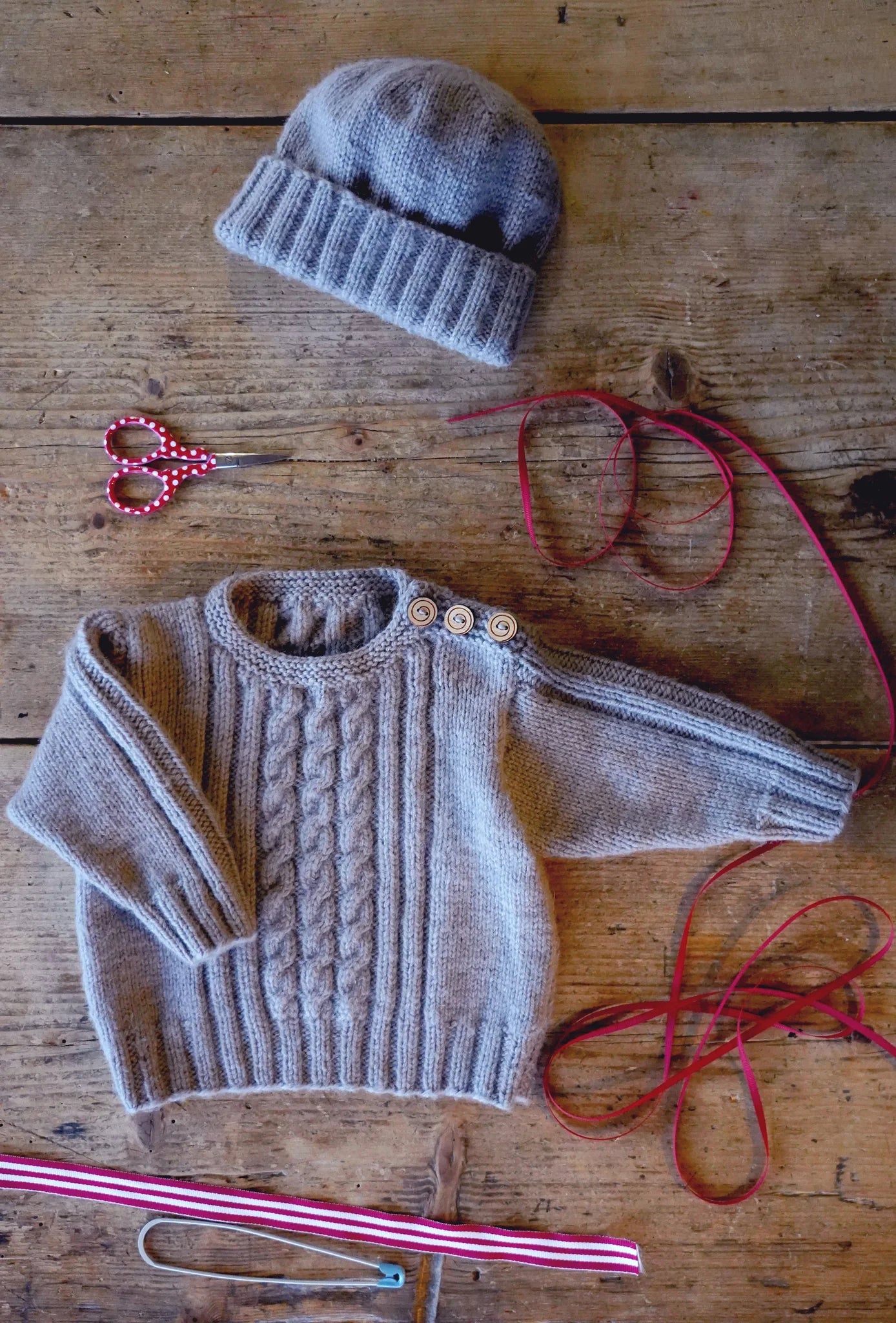 Whitley Sweater and Hat - LisaFdesign - BC149