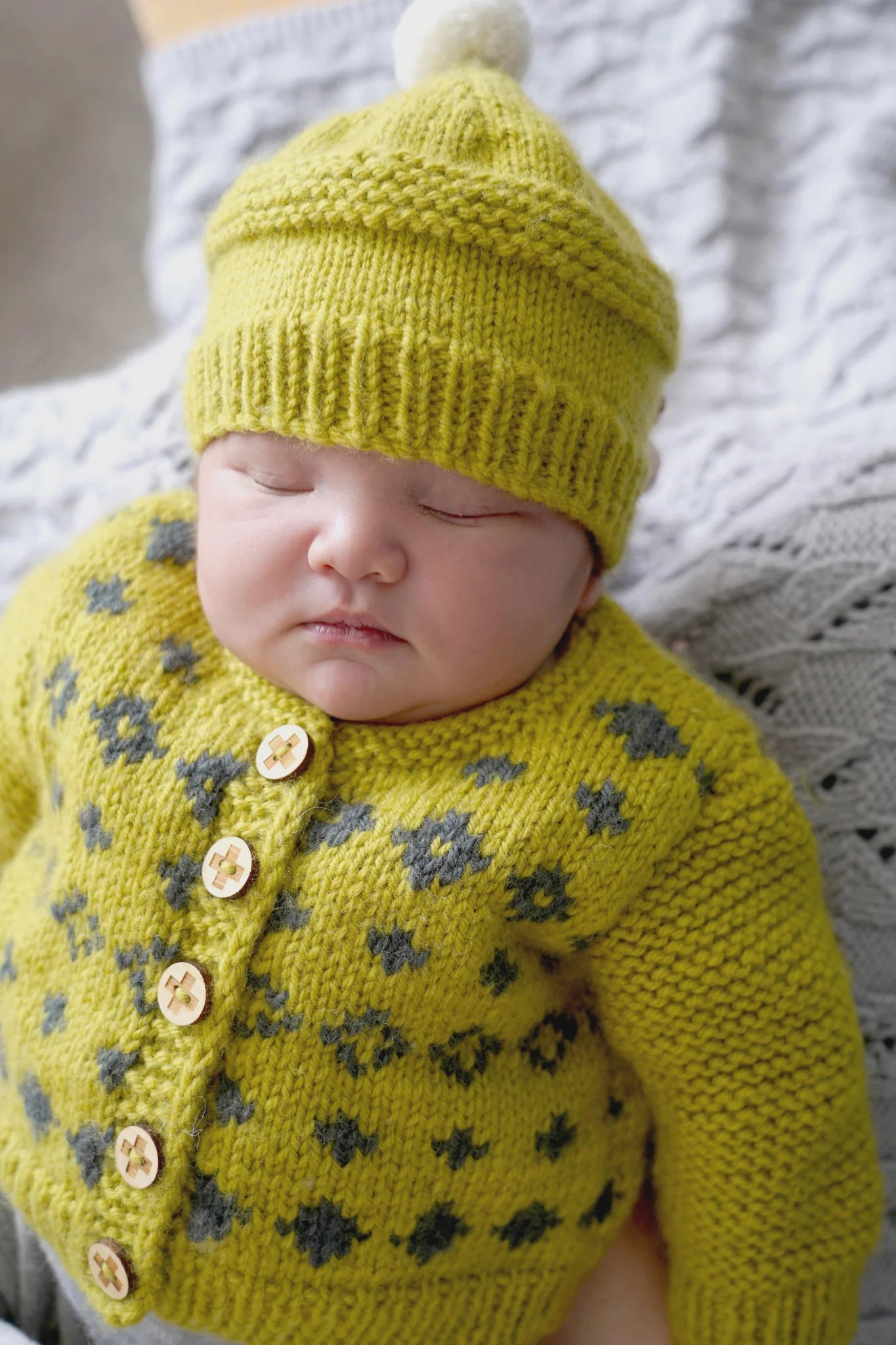 LisaFDesign - BC128 Soren Cardi and Hat