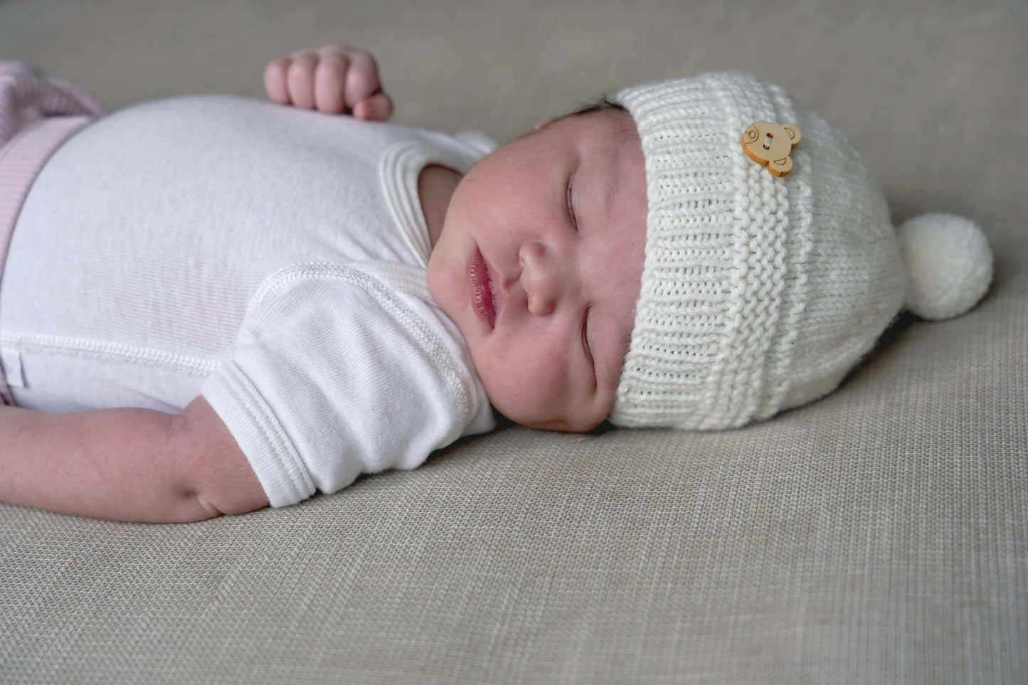 LisaFDesign - BC124 Blanche Hat and Booties