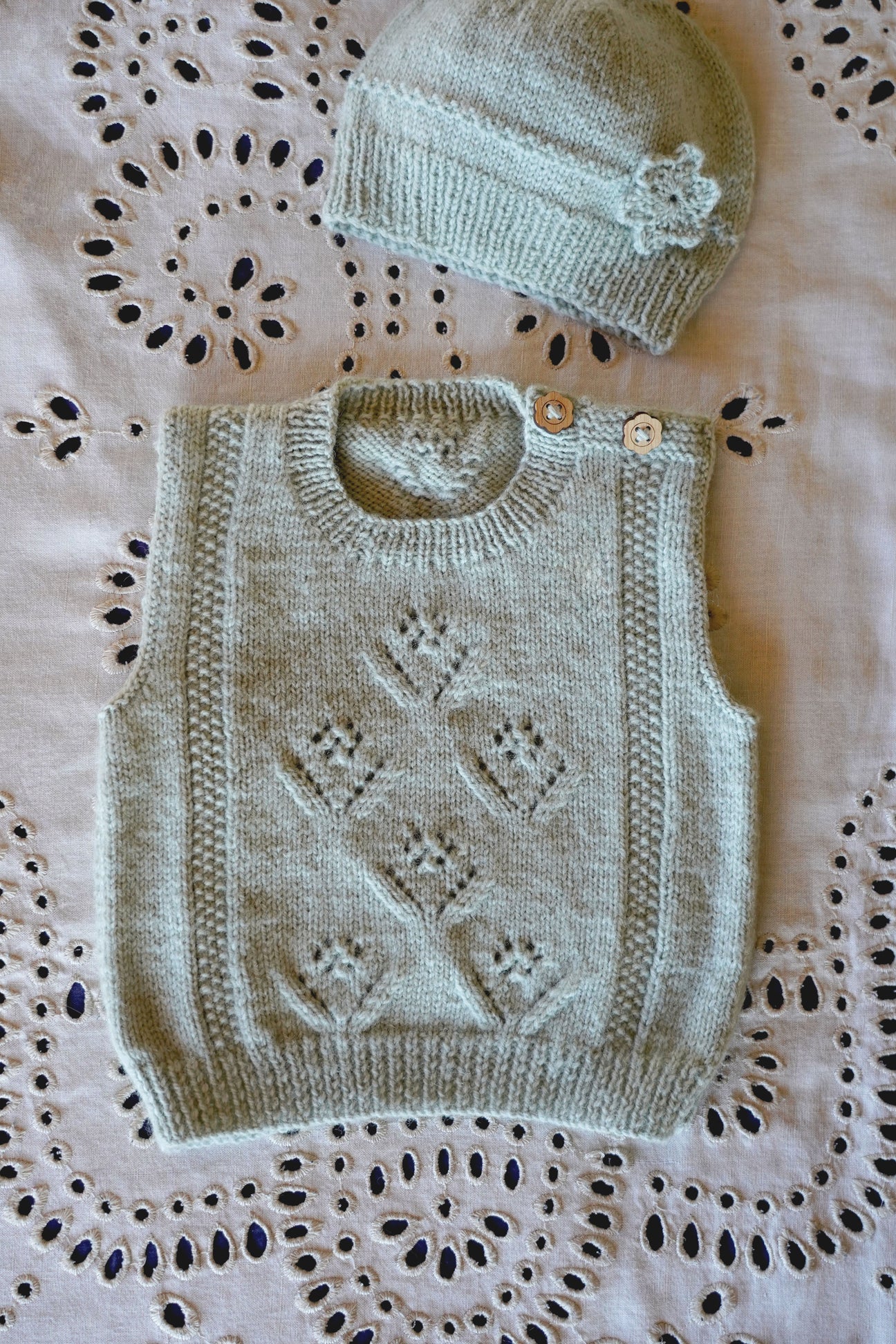 Posy Vest and Hat - LisaFDesign BC147