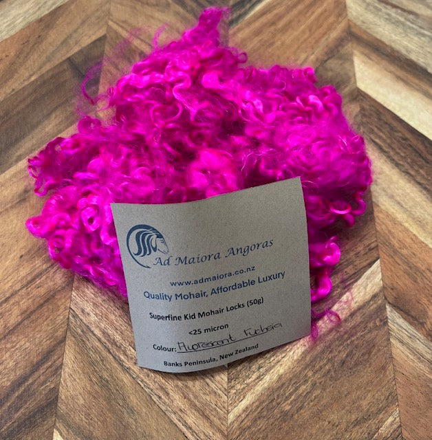Ad Maiora - Mohair Locks 50gm - Fluorescent Fuchsia