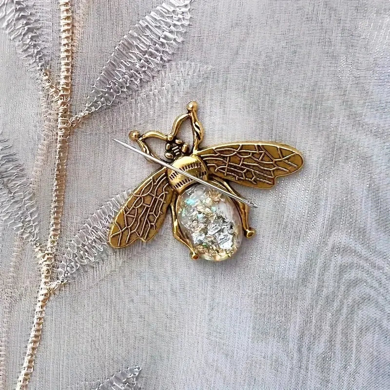 Needle Minder - Moonlight White Beetle