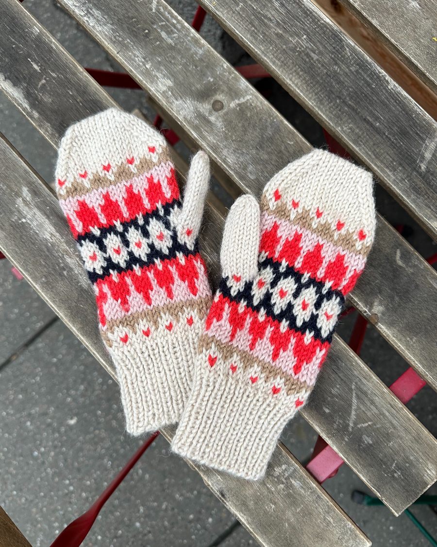 Celeste Mittens - PetiteKnit - PRINTED PATTERN