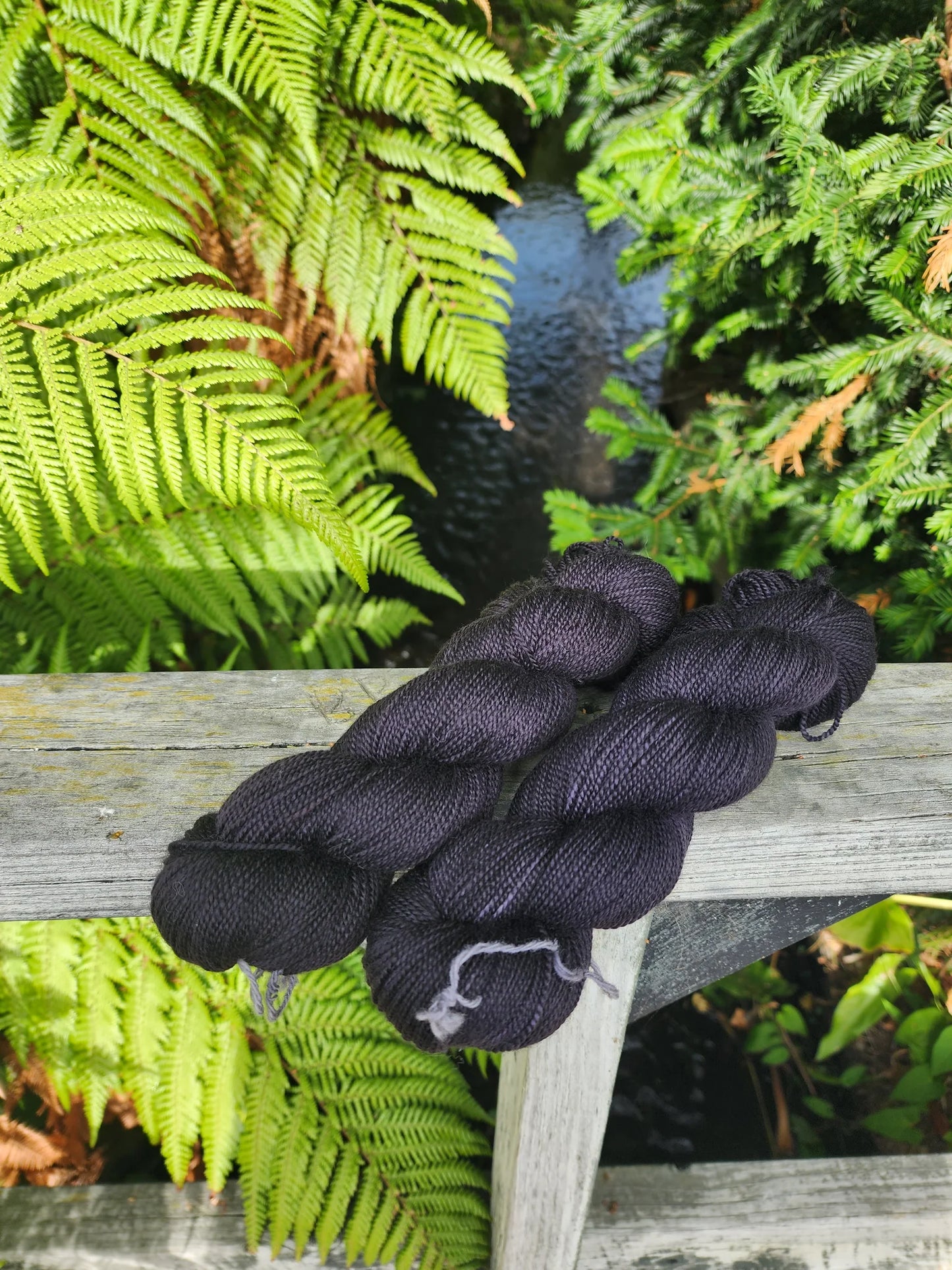 Black - 4 Ply Sock Yarn - Kiwiyarn-a