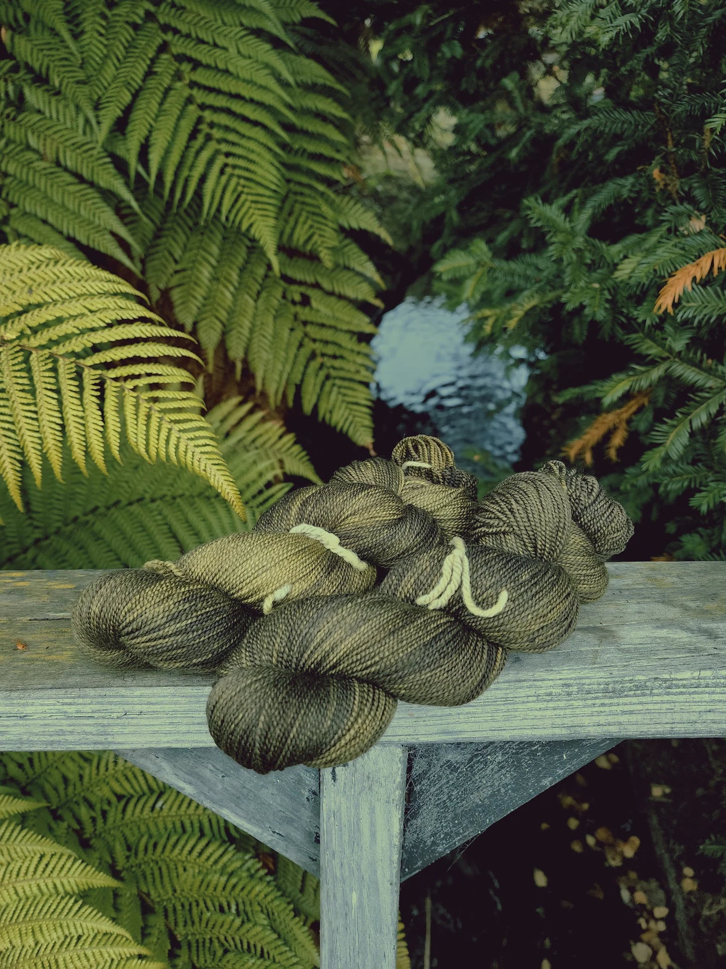 Dirty Martini - High Twist Merino Yarn - Kiwiyarn-a