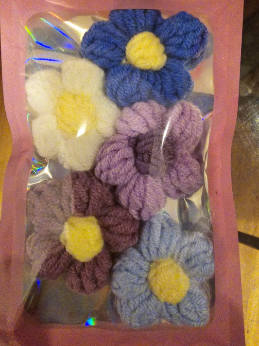 Knitted Flowers - Purple/White/Blue