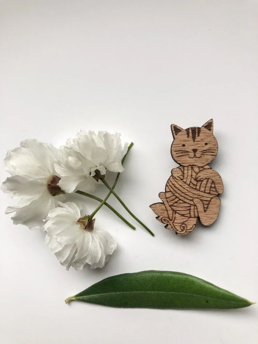 Burnt Hill Yarn Company - Farmyard Friends Wooden Pin - Cat