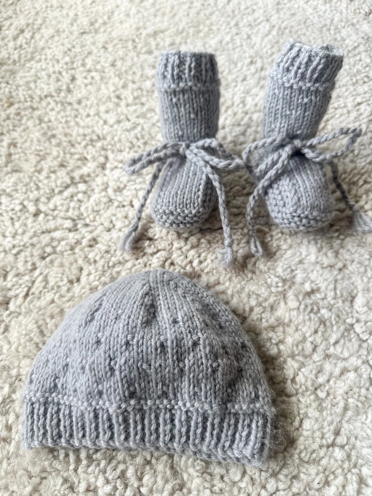 LisaFDesign - BC142 Ari Hat and Booties