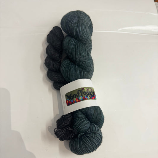 Sea Holly - Machinist Sock Set - Yarnfloozy