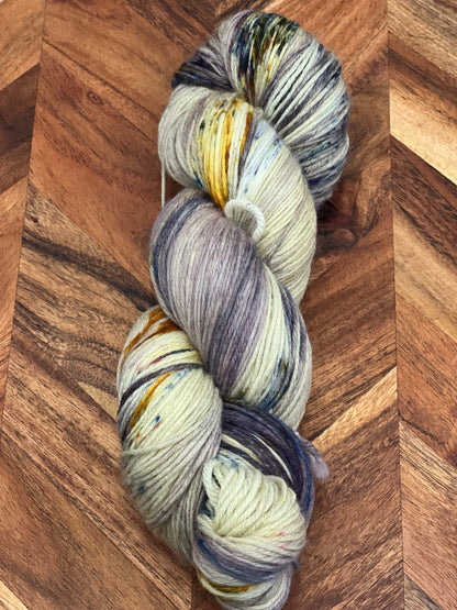 Kiwiyarn-a - 4 Ply Sock Yarn - Volcanic
