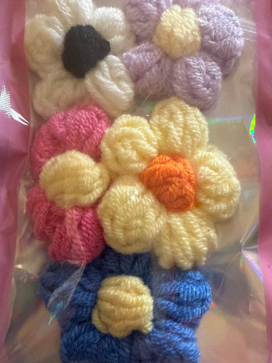 Knitted Flowers - Pink/White/Yellow/Blue