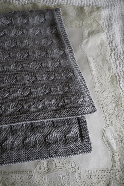 LisaFDesign - BC60 Polka Dot Blanket