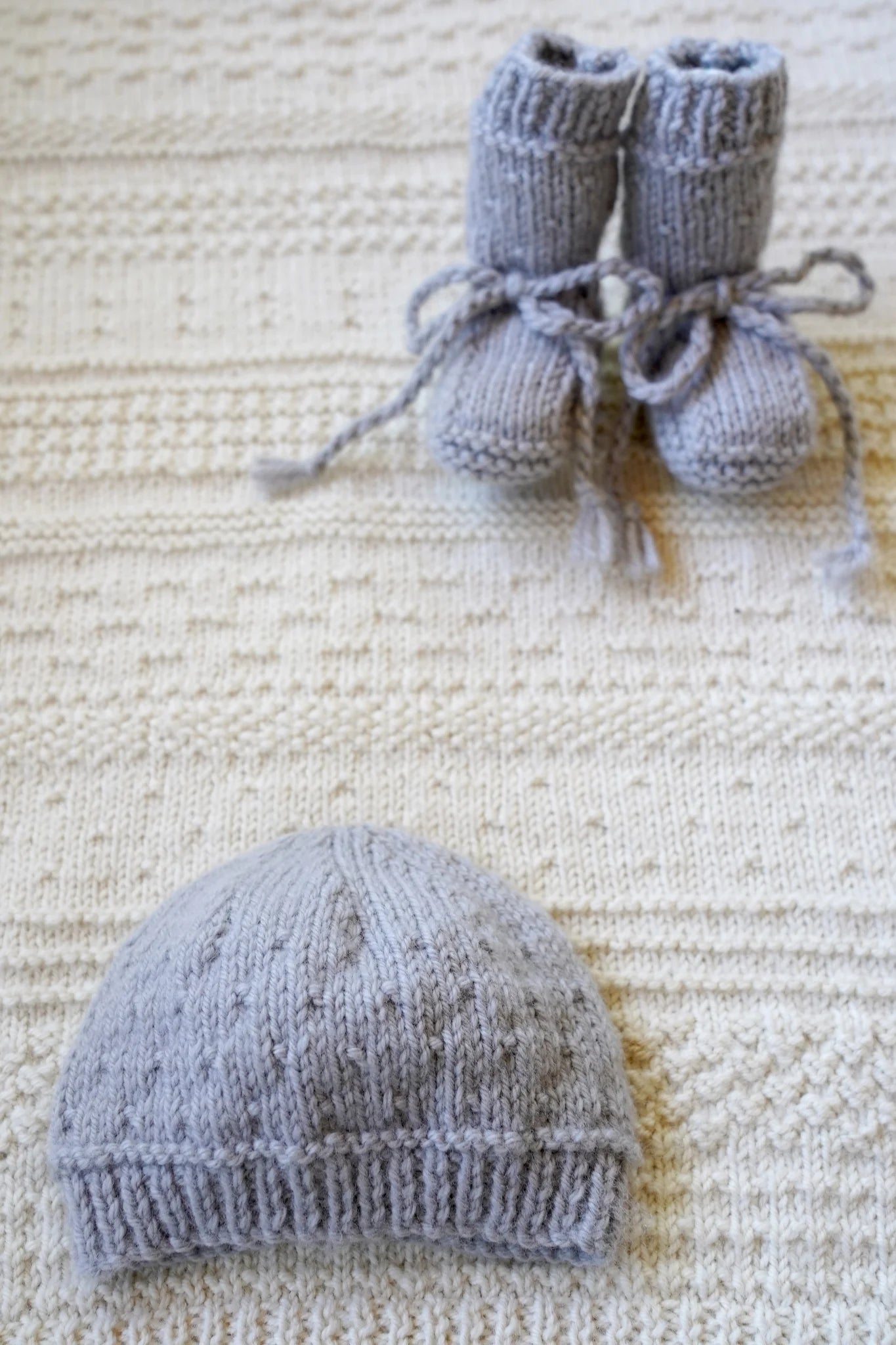 LisaFDesign - BC142 Ari Hat and Booties