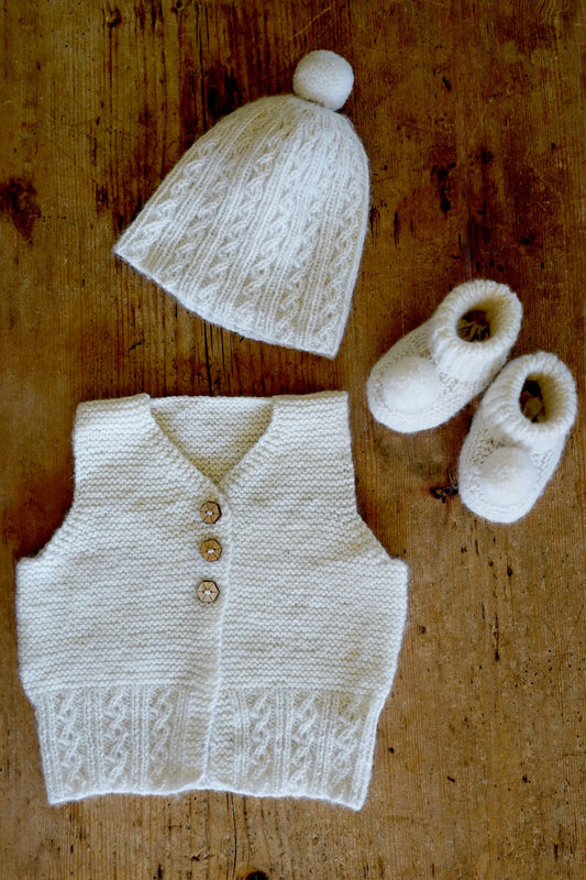 LisaFDesign - BC120 Millar Vest, Hat and Booties