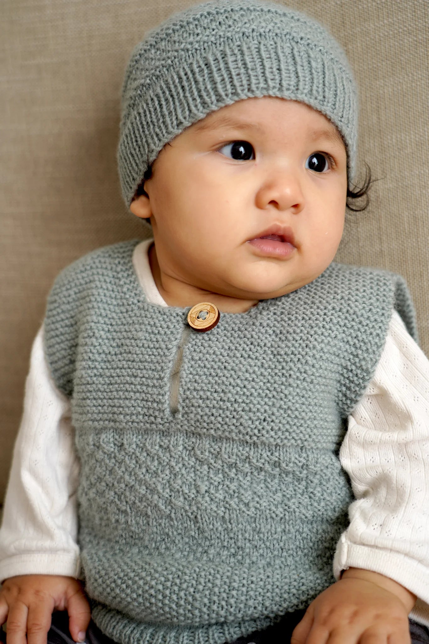 LisaFDesign - BC131 Petite Phoenix Vest and Hat