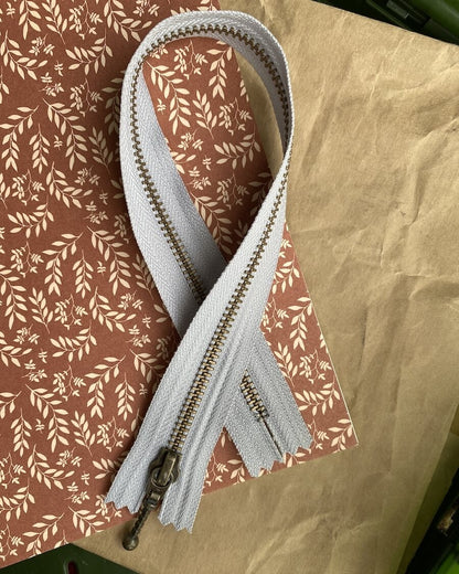 Zipper - 35 cm Dove Grey - PetiteKnit