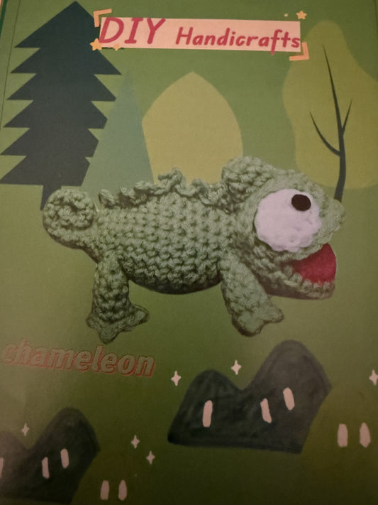 Amigurumi Crochet Kit - Chameleon