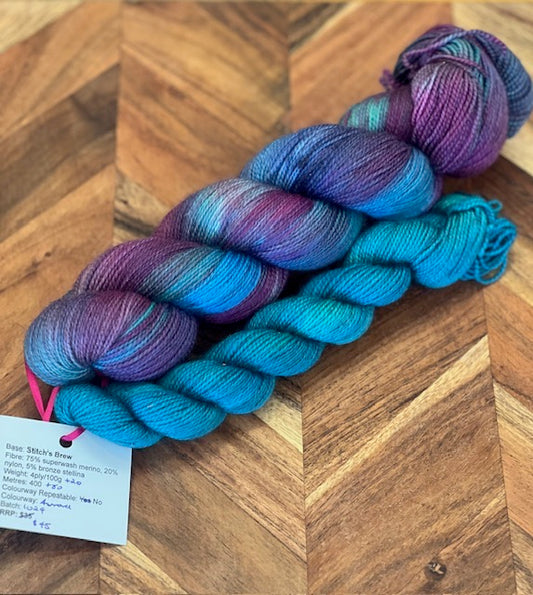 Harnie Hoolies - Stitches Brew - Aurora Sock Set