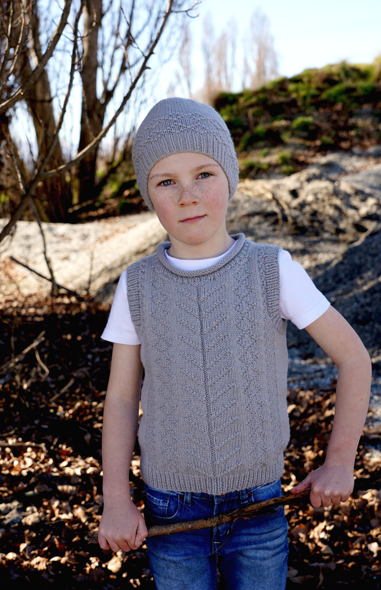 Bryn Vest and Hat - LisaFDesign LF66