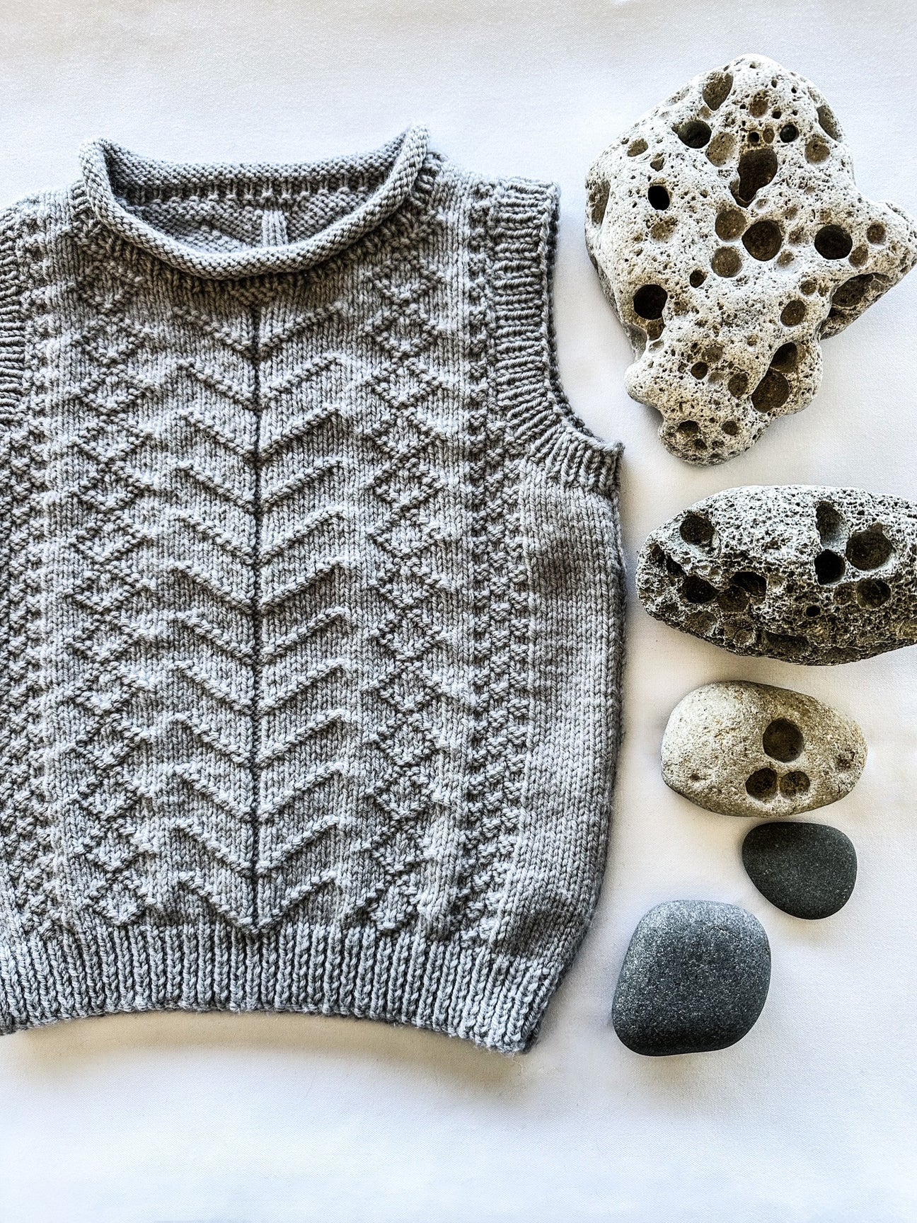 Bryn Vest and Hat - LisaFDesign LF66