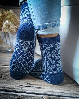 Baroque Socks Kit - Wild Angelica - Dark Omen Yarn