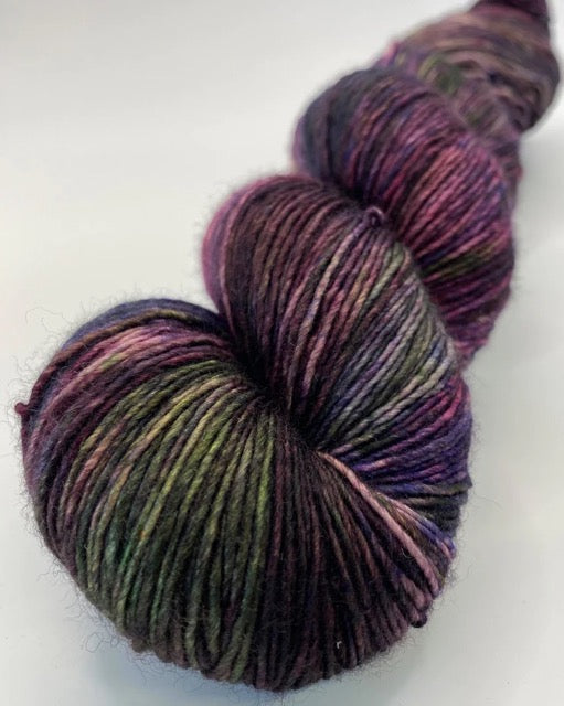 Yarnfloozy - Sage - Gothic Bouquet