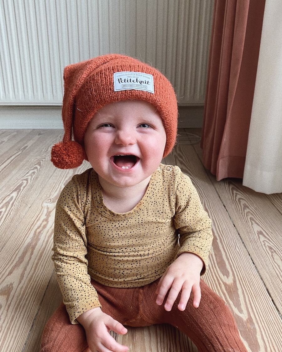 The Oslo Hat - Christmas Edition - PetiteKnit - PRINTED PATTERN