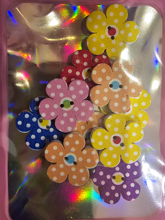 Buttons - Wooden Flowers - 20mm x 10 - Mix 3